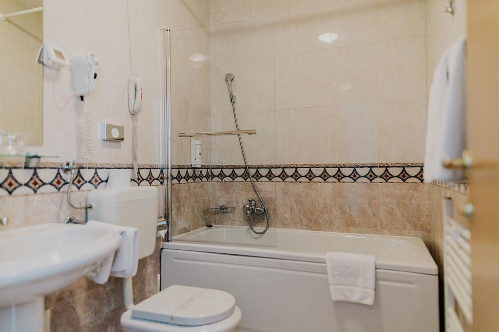 Hotel Silver Осиек Стая снимка