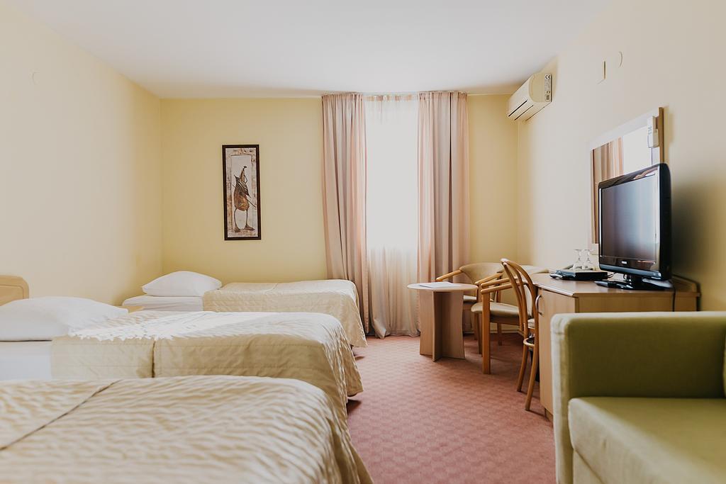 Hotel Silver Осиек Екстериор снимка